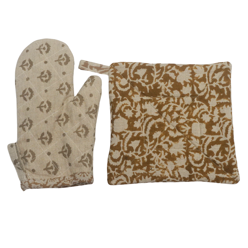 Tunde Oven Mitts and Pot Holder Set